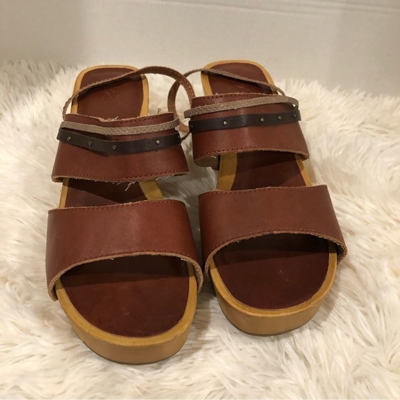 Olukai Kamola wooden clog sandal - Picture 3 of 12